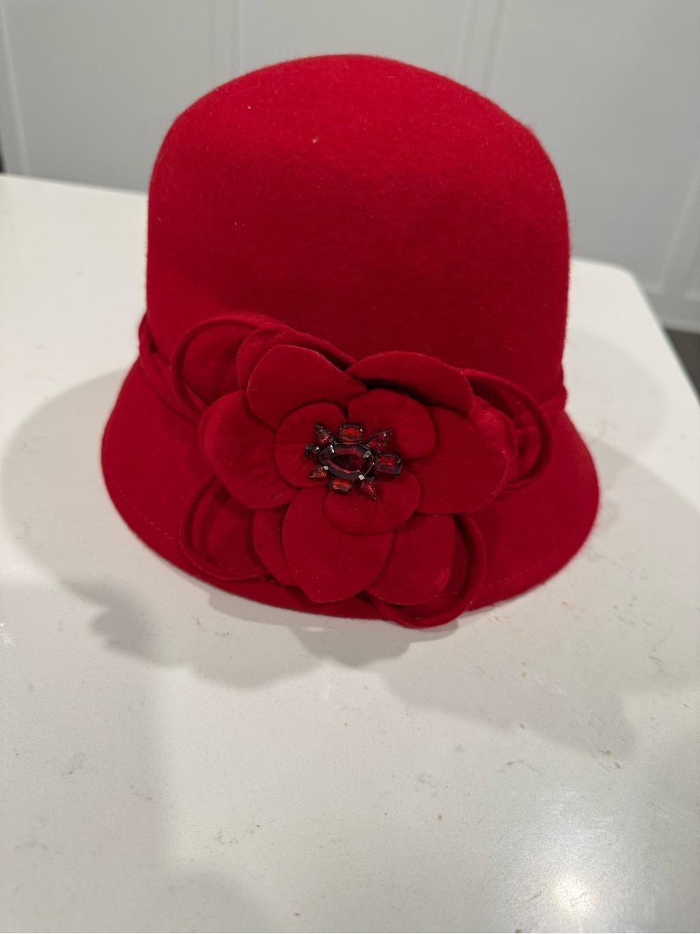 Women's Red Felt Flower Cloche Hat